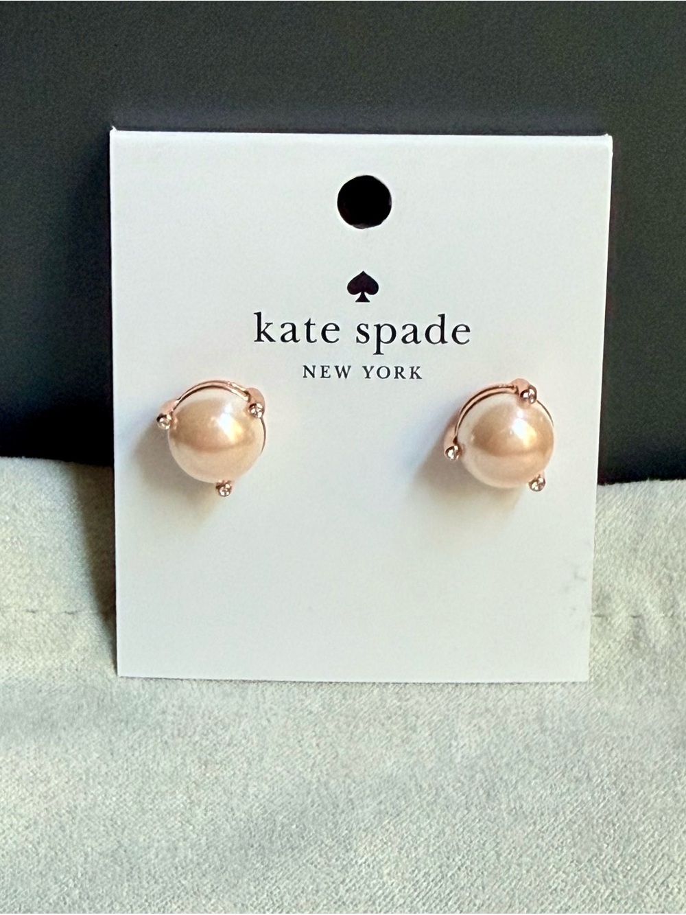 Kate Spade New York Rise & Shine
Pearl Stud Earrings Blush Pink / Rose
Gold NWT